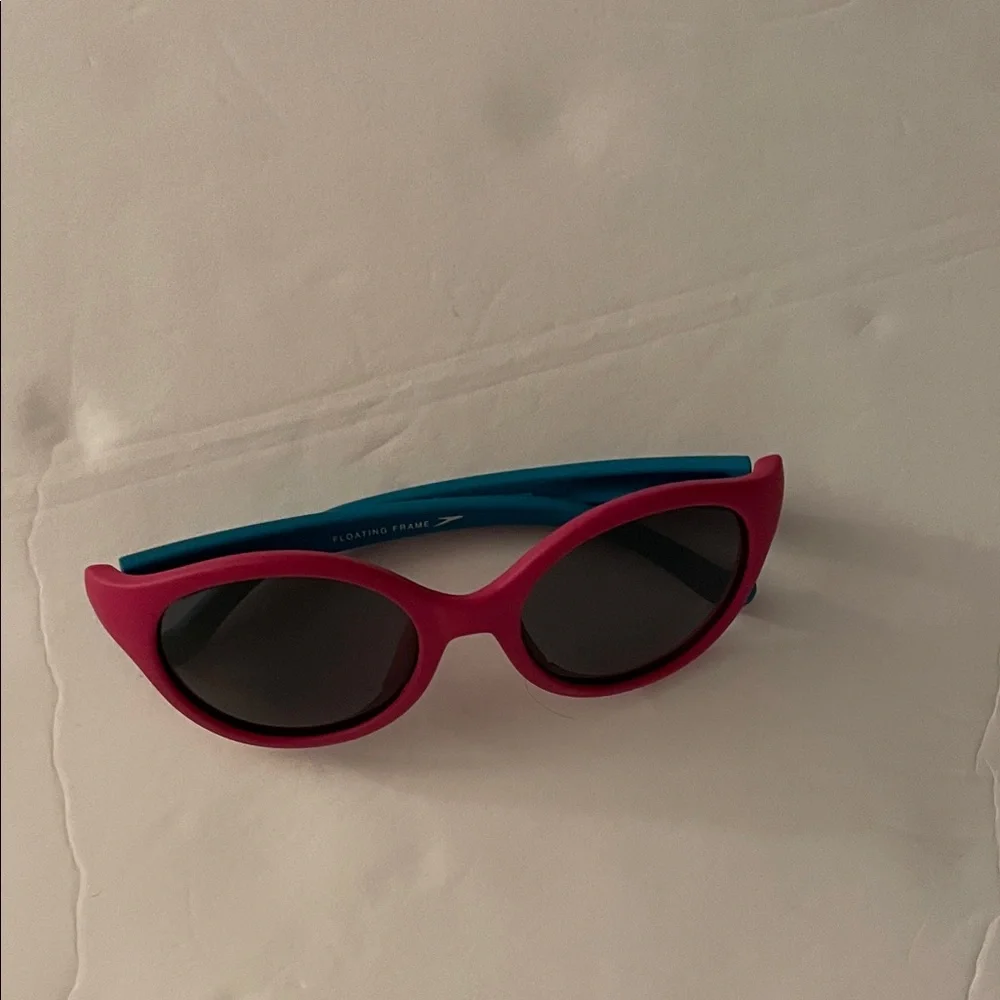 Speedo Vibrant Pink and Blue Sunglasses. Polarized lens, floating frame, age 3